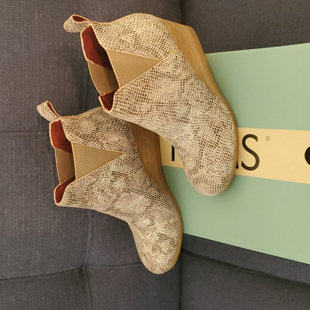 Booties - Picture 4 of 7
